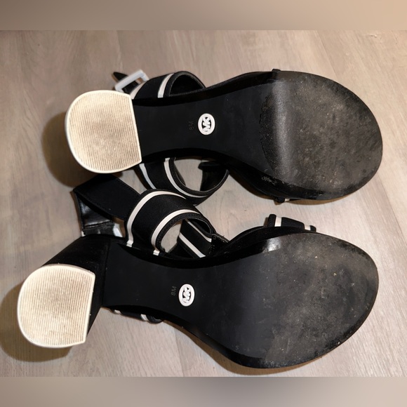 Mk heels - Picture 3 of 4